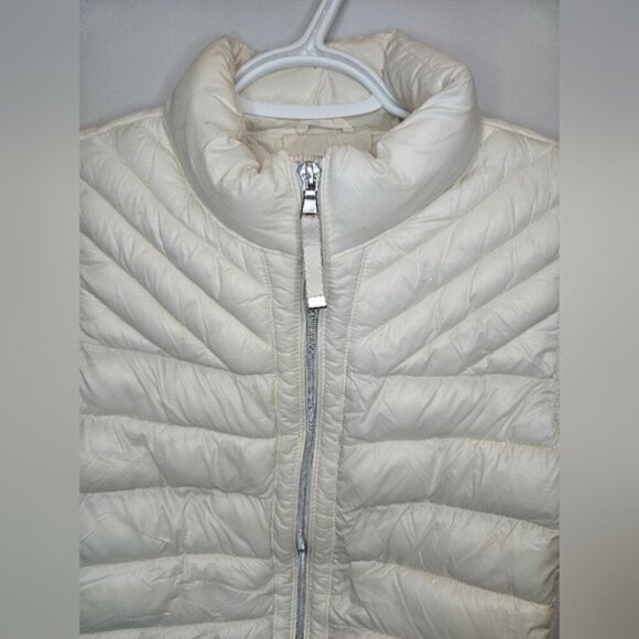 COPY - Gap Puffer Vest. Cream. Size M - Picture 3 of 11